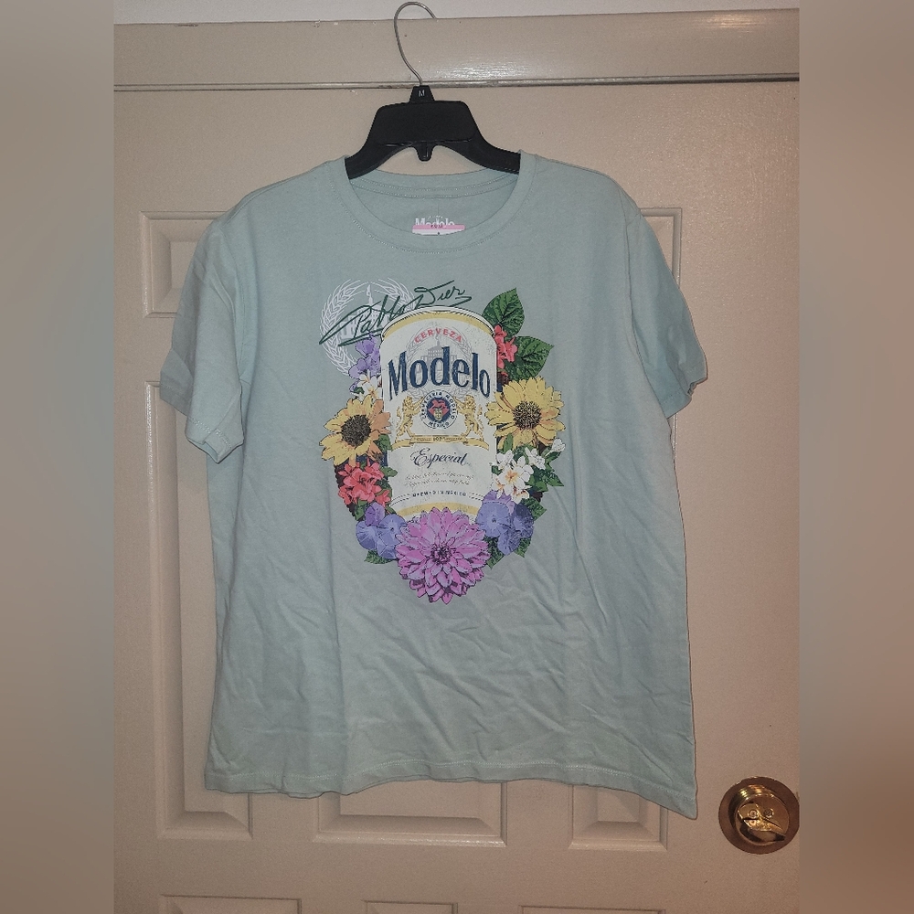 Modelo Womens Sage Green Floral Graphic T Shirt Womens Size S NWT